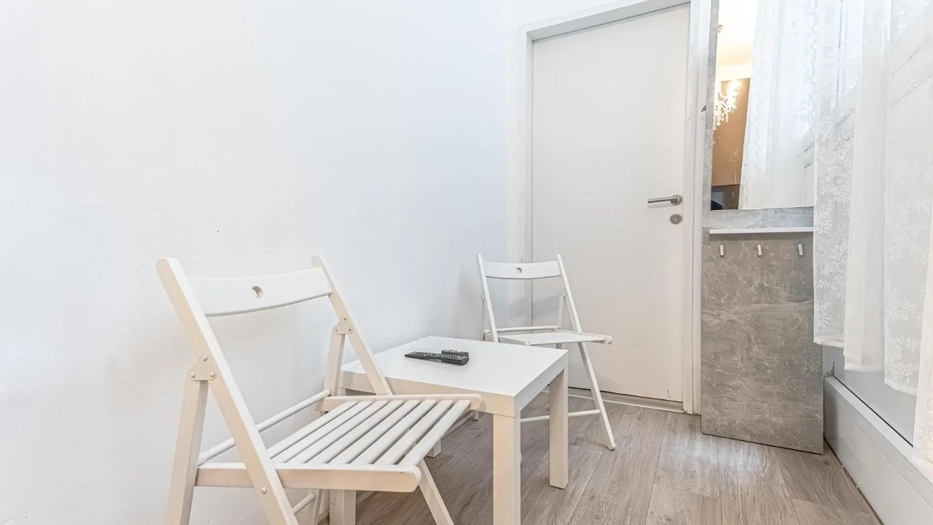 Mariahilfer Boutique Rooms - Virtual Reception & Self-Checkin Vienna 0*,