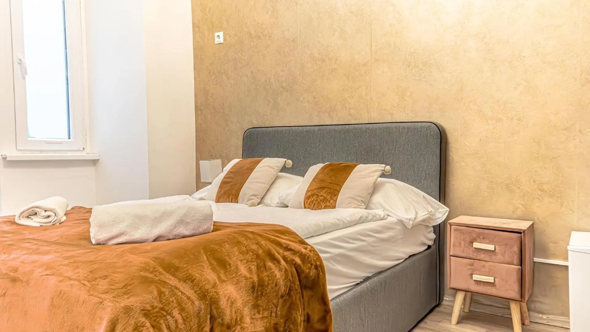 Mariahilfer Boutique Rooms - Virtual Reception & Self-Checkin Vienna Apartment