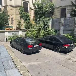 Near Center Apartmanhotel