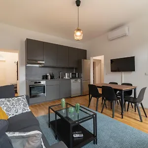  Apartment Josef's I Comfort I Metro Access