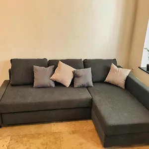 Apartament Charmante Nahe Wiener Stadthalle, Wiedeń